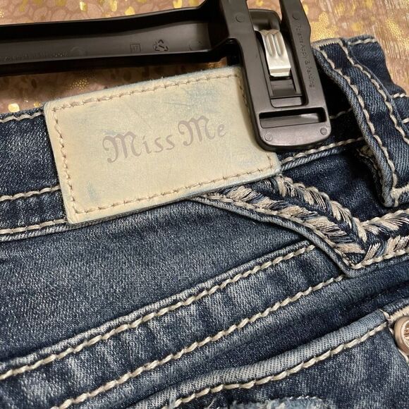 Miss Me Rhinestone Western Curvy Skinny Jeans, Size 12/30 - Picture 5 of 9